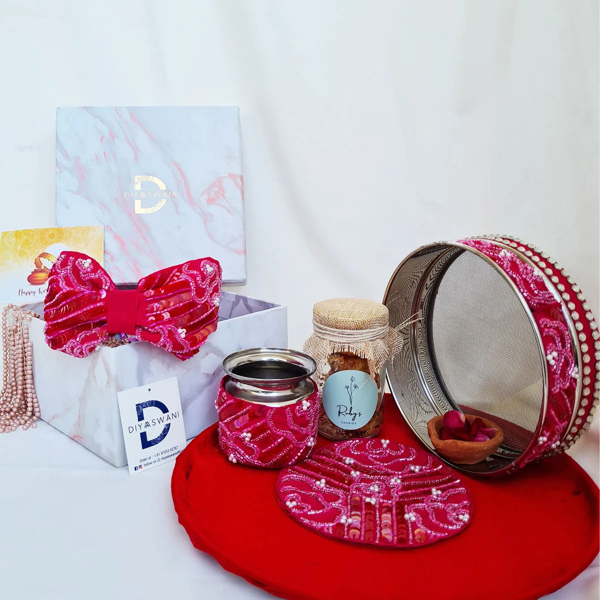 Diya Aswani Karwachauth Hamper Of Abstract Pink Lines